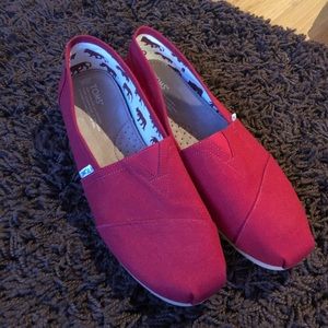 Toms Classic Men’s Canvas Shoes Size 10 Red
